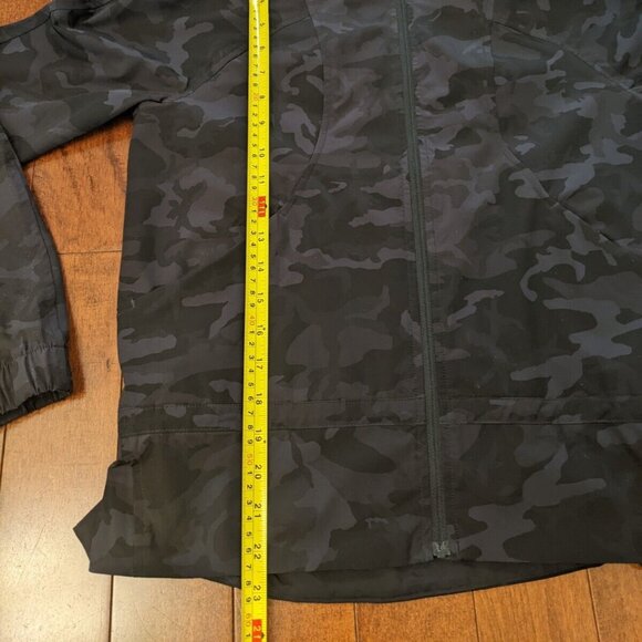 Lululemon pack it up women's jacket in camo in size 4 - Picture 6 of 13